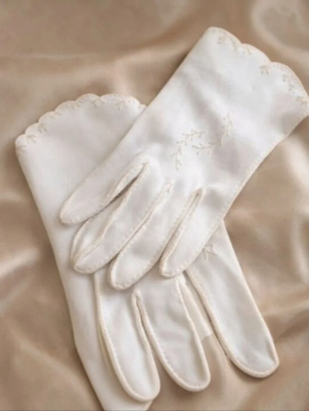 Vintage 1950s New York Glove Company “Duchess” White Formal Gloves Small
